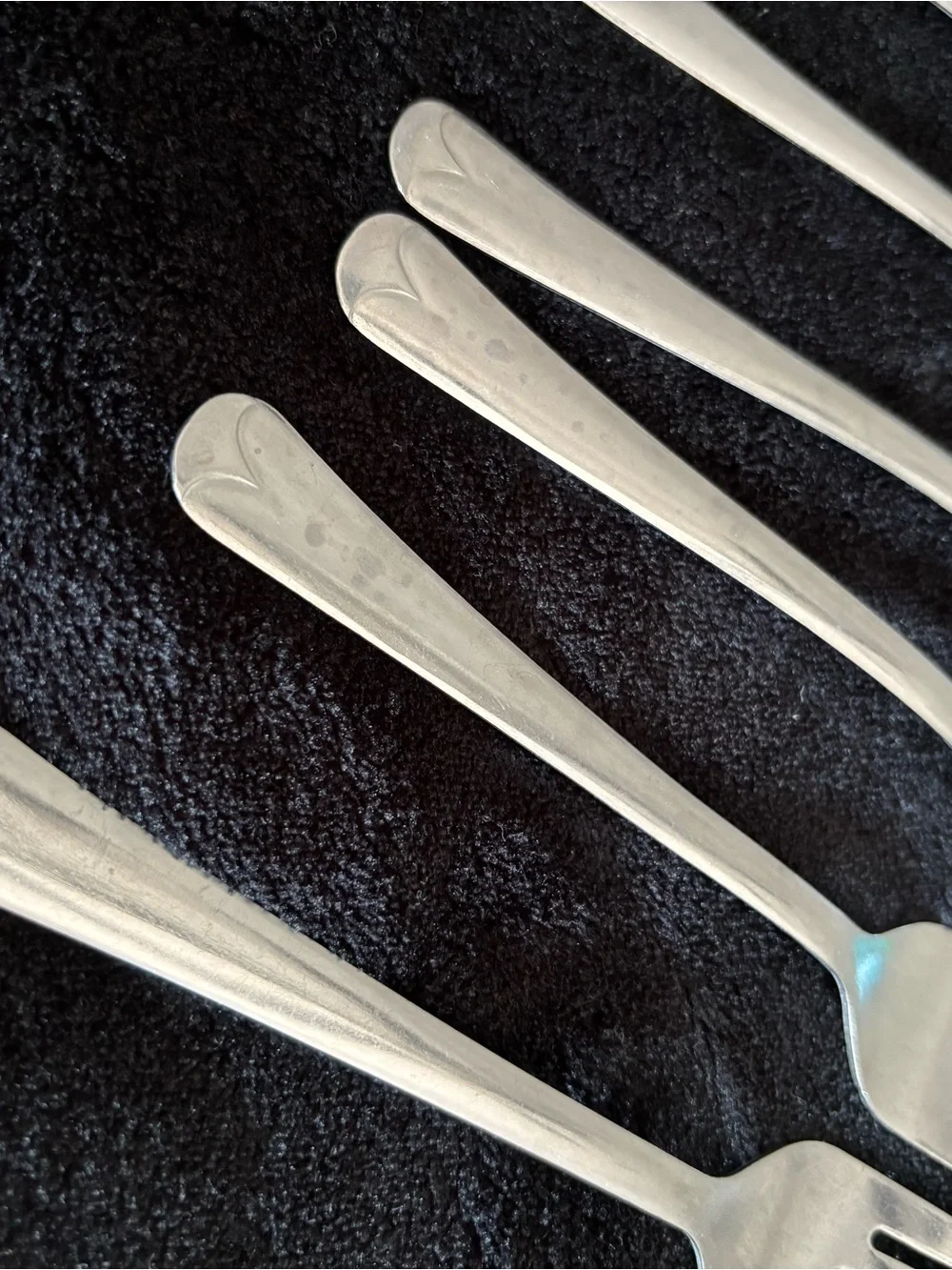 VTG WALCO Stainless Steel Taiwan Flatware 9 Piece Set- 7 Forks & 2 Spoons